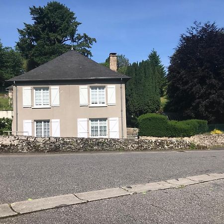 Le Clos Du 10 Treignac Exteriör bild